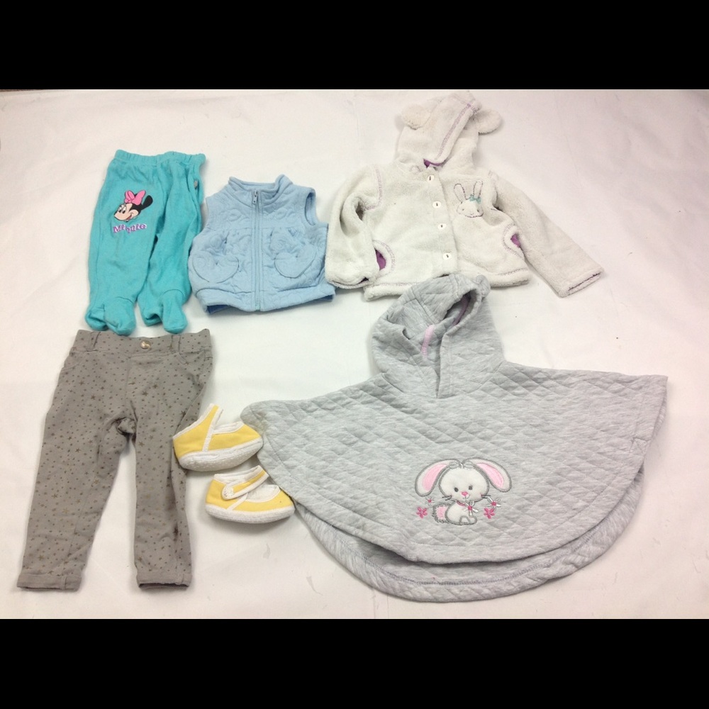 Lot of 33 Baby Girl Sleepwear Bodysuit Hat Pant